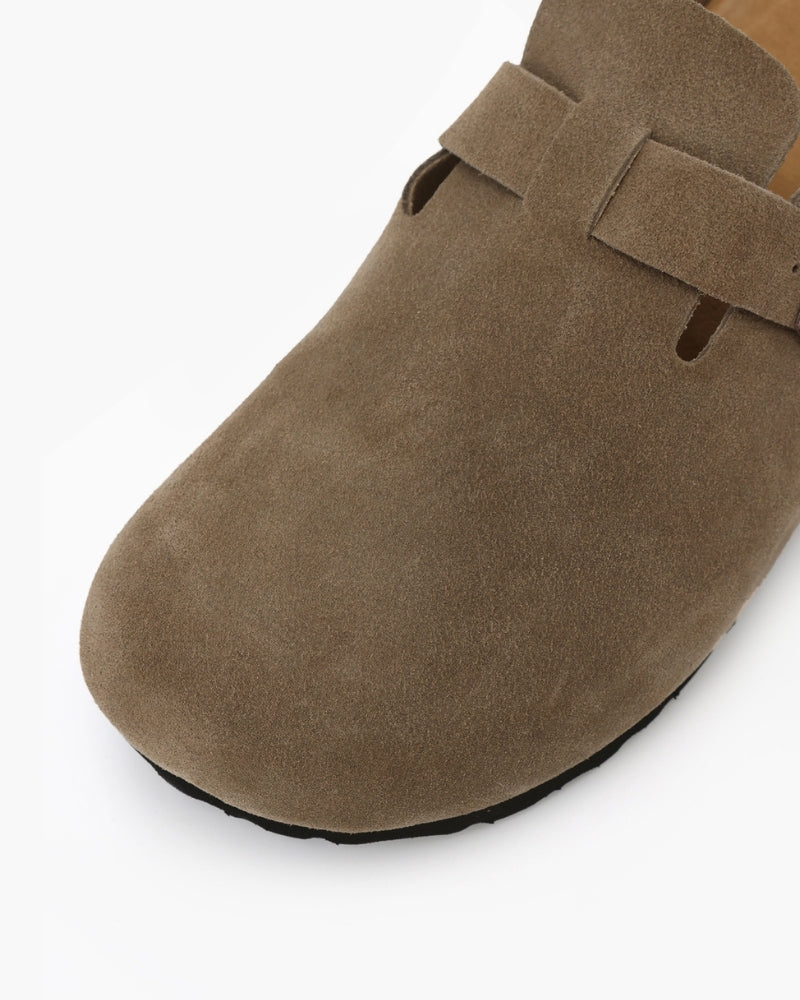 Suede clogs