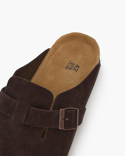 Suede clogs