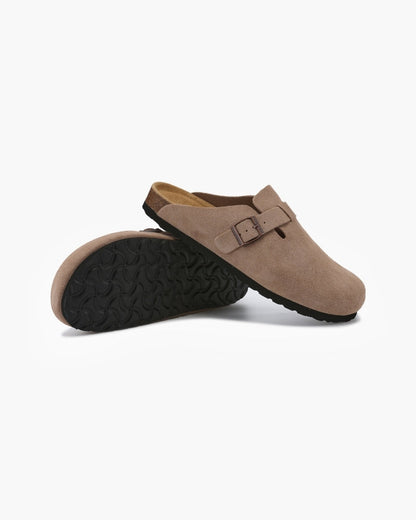 Suede clogs