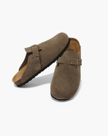 Suede clogs